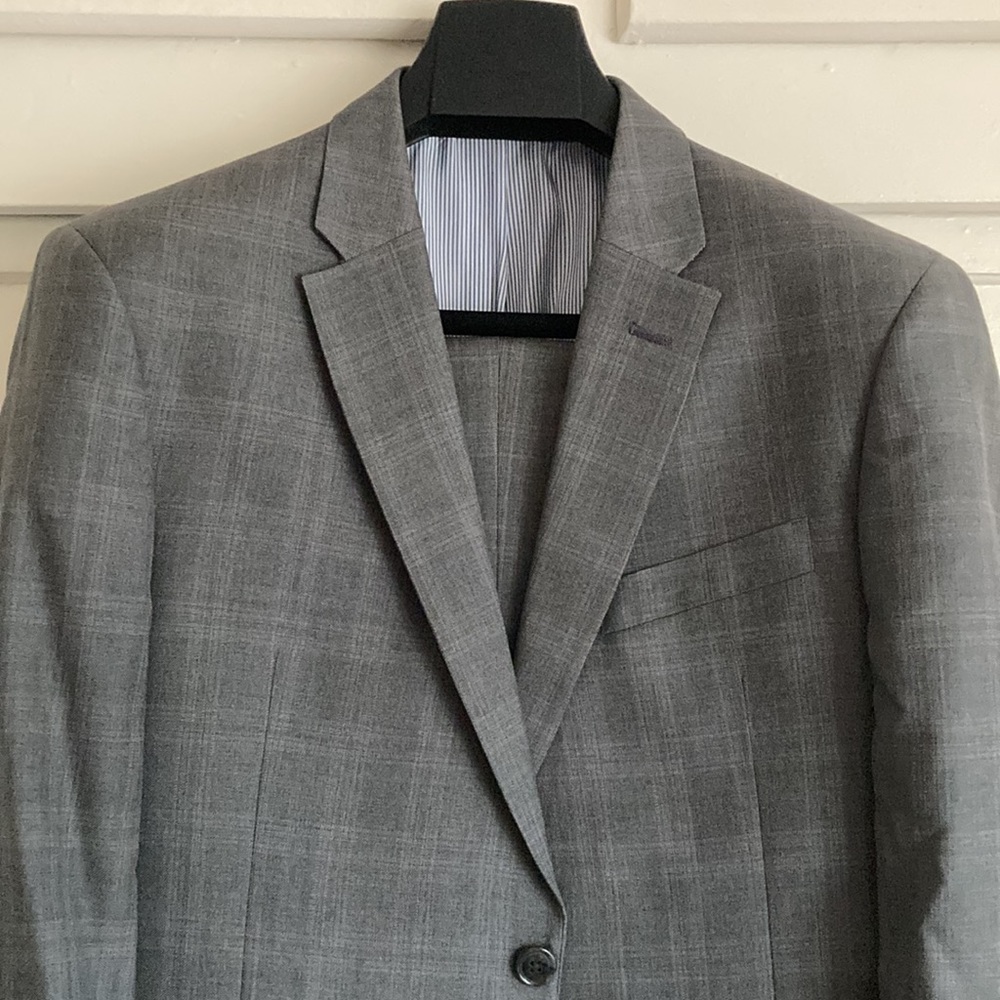 Tommy Hilfiger Windowpane 100% Wool Grey Suit 42R